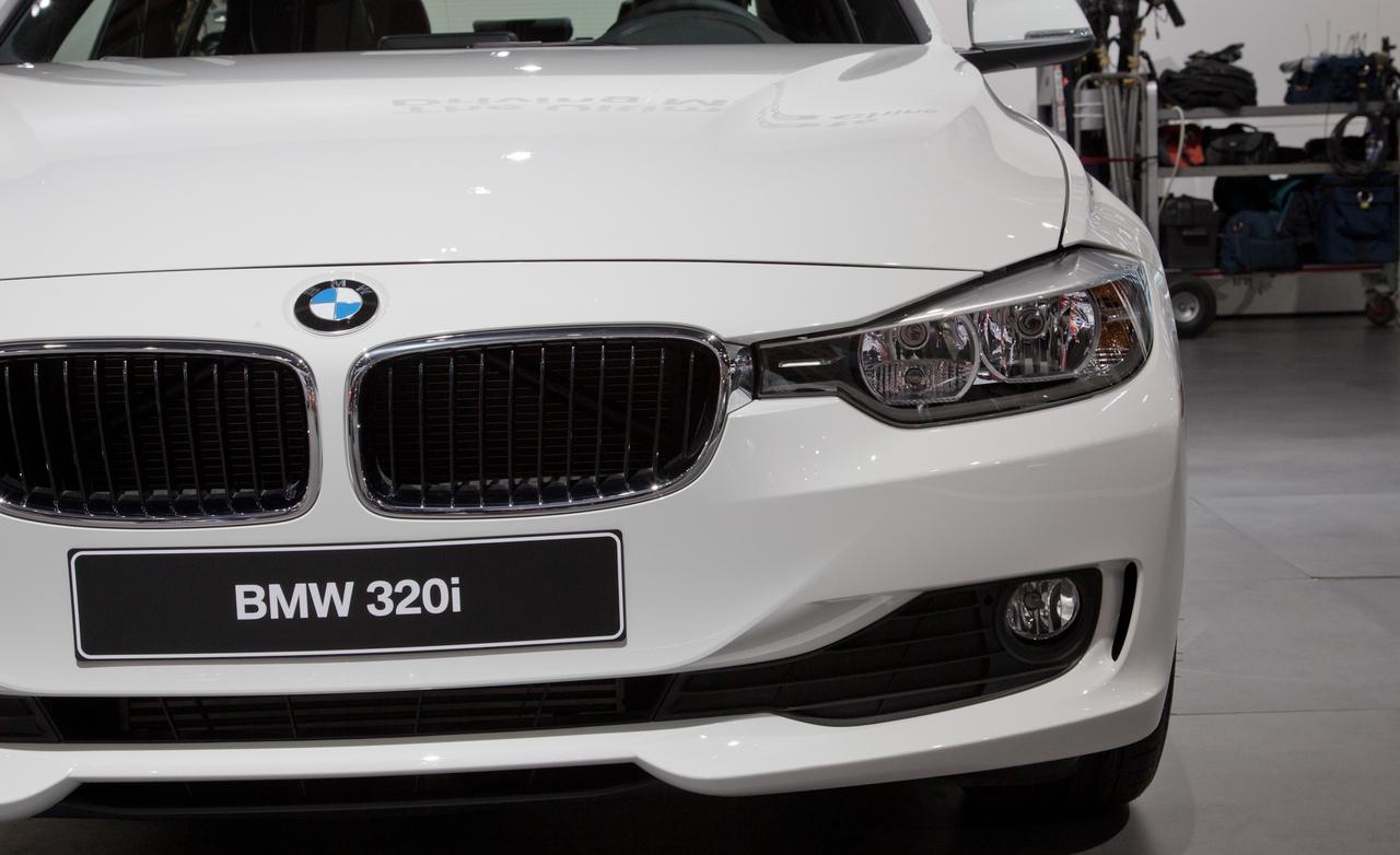 BMW 320i 2013 photo - 5