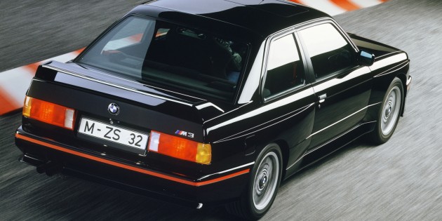 BMW 320iS 1990 photo - 10