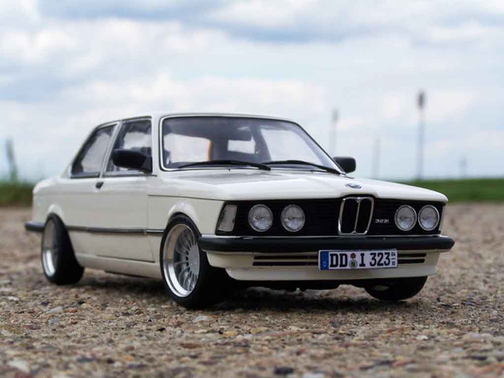 BMW 323 1982 photo - 1