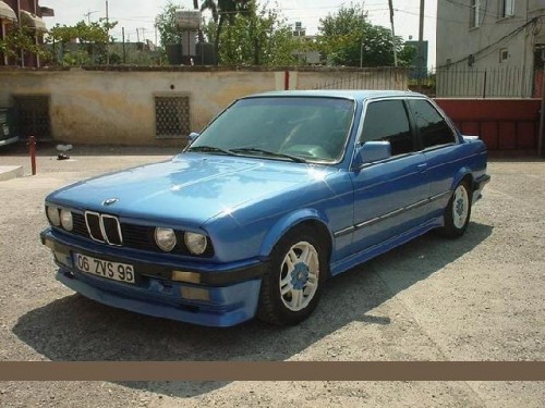 BMW 323i 1983 photo - 1