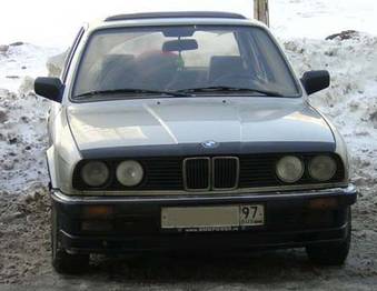 BMW 323i 1986 photo - 2