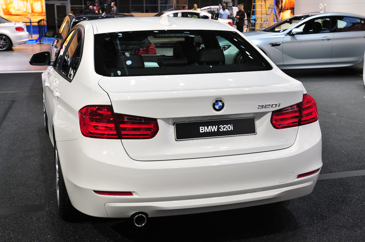 BMW 325d 2014 photo - 3