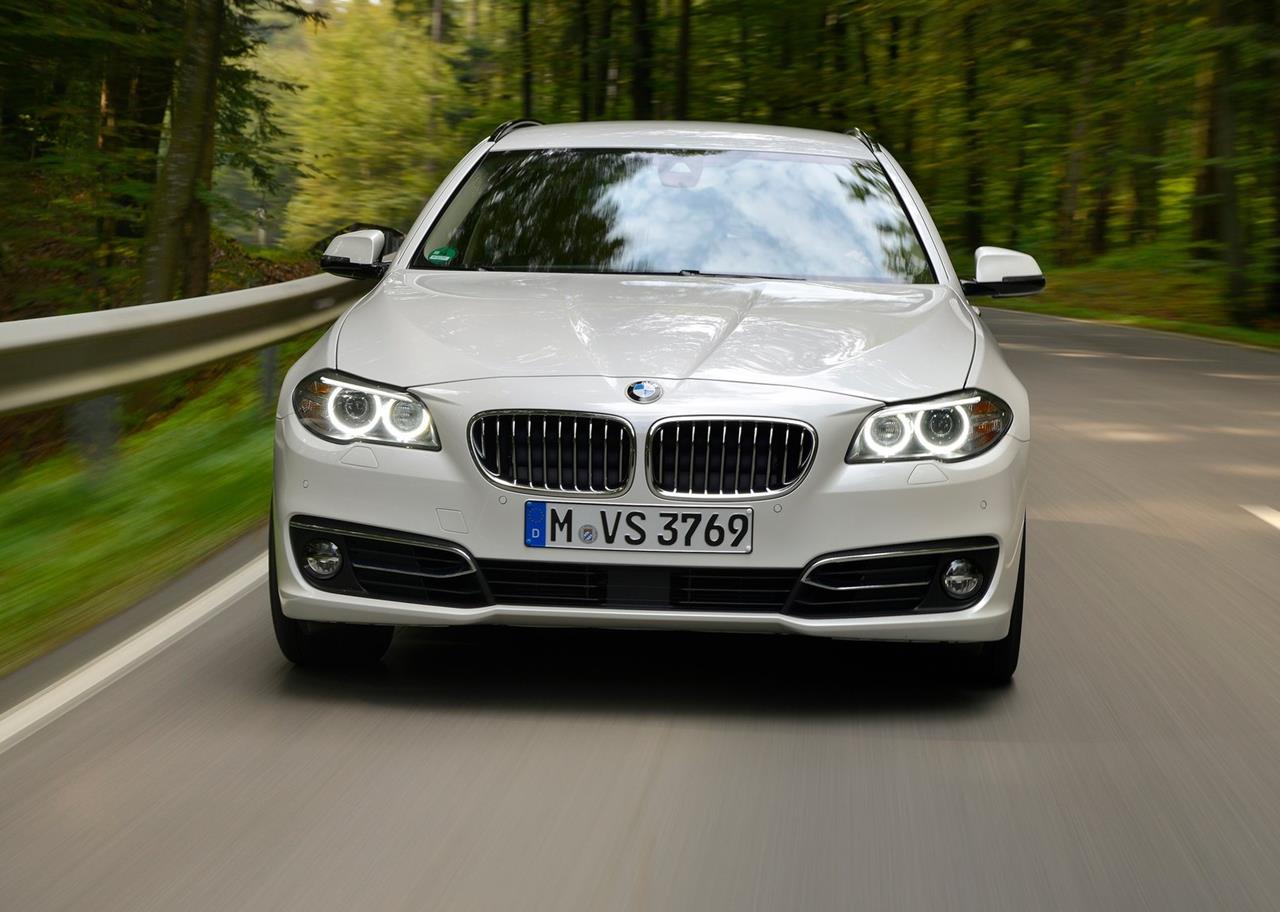 BMW 520d 2015 photo - 1