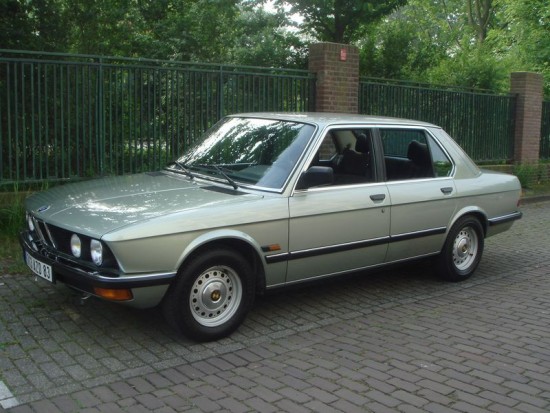 BMW 520i 1980 photo - 4