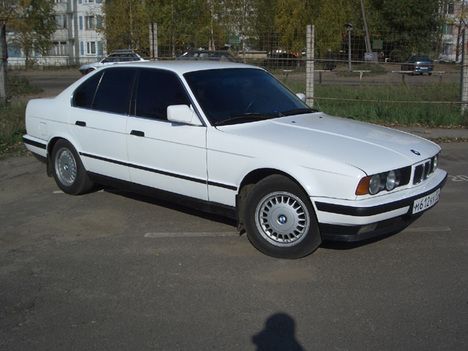 BMW 525i 1990 photo - 1