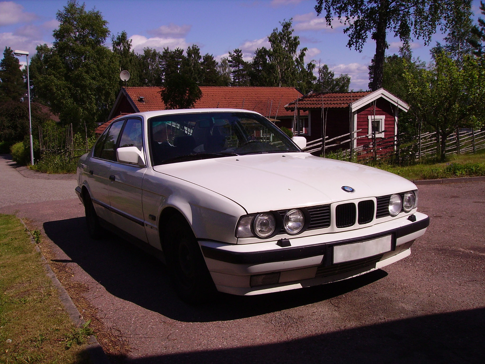 BMW 525i 1990 photo - 10