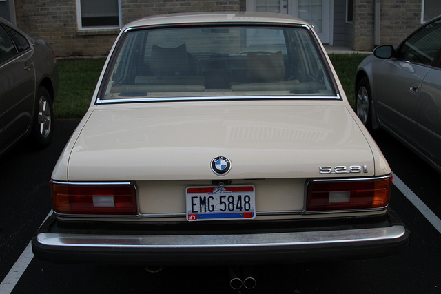 BMW 528i 1980 photo - 7