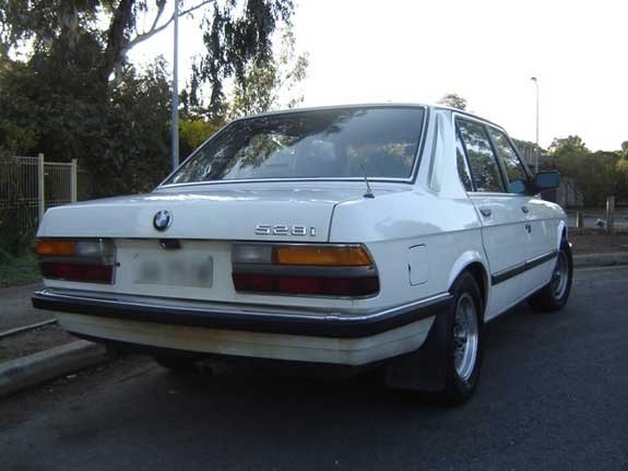 BMW 528i 1982 photo - 2