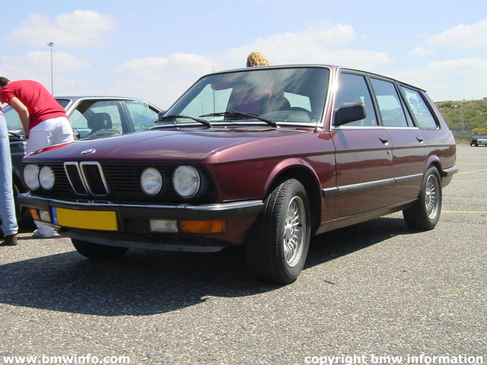 BMW 528i 1988 photo - 3