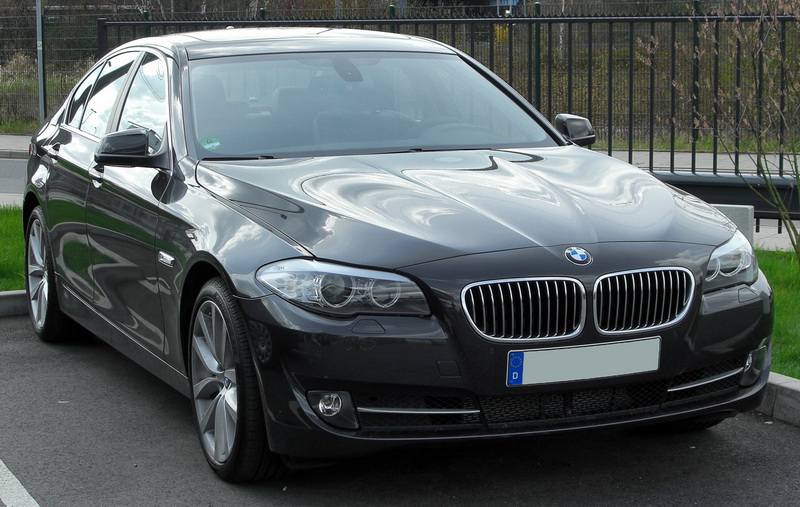 BMW 530i 2013 photo - 9