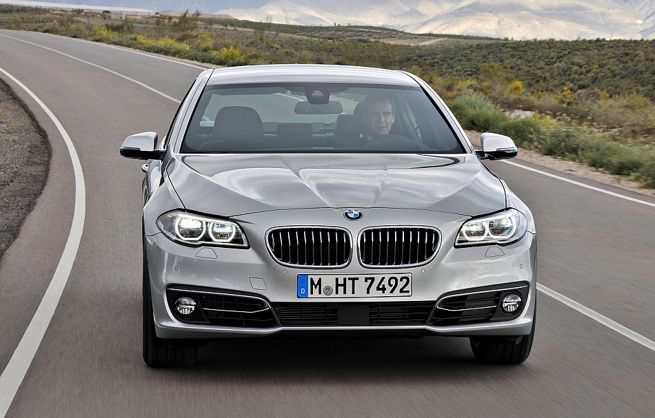 BMW 535Xi 2013 photo - 8