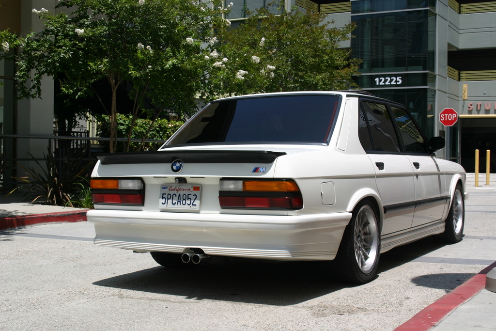 BMW 535i 1987 photo - 5