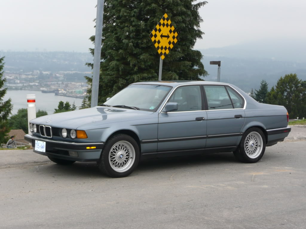 BMW 535i 1992 photo - 9