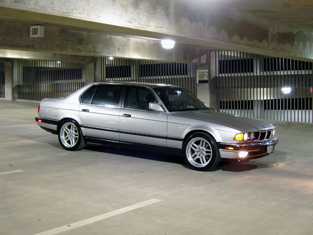 BMW 7 1993 photo - 5