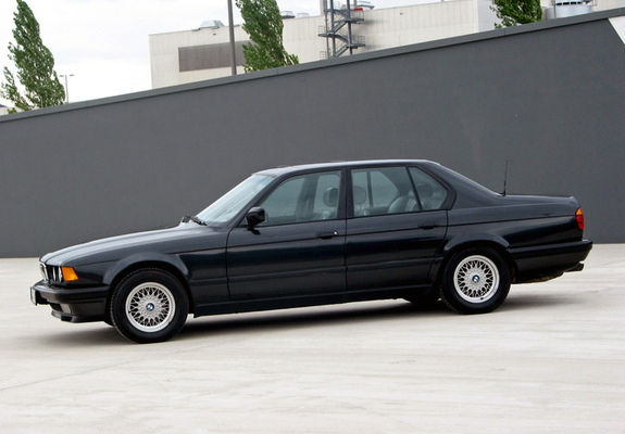 BMW 7-series 1992 photo - 1
