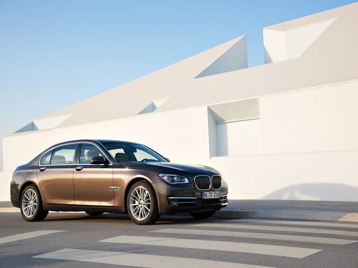 BMW 7-series 2014 photo - 10