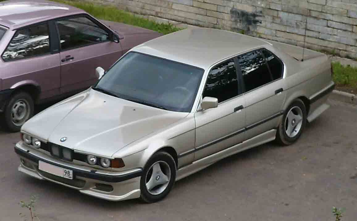 BMW 730i 1991 photo - 4