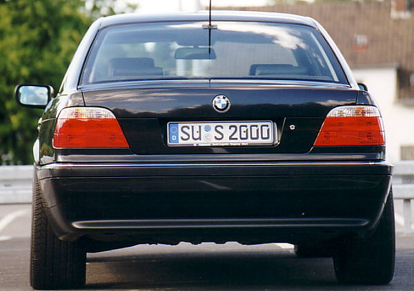 BMW 730i 1994 photo - 10