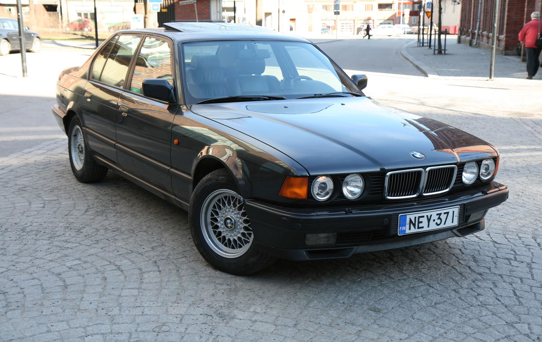 BMW 730i 1995 photo - 9