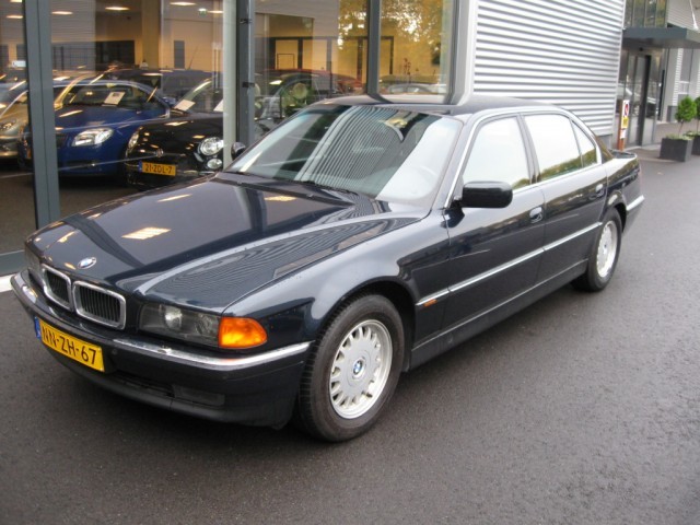 BMW 730i 1996 photo - 9
