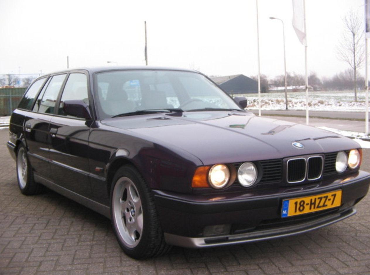 BMW M5 1993 photo - 3