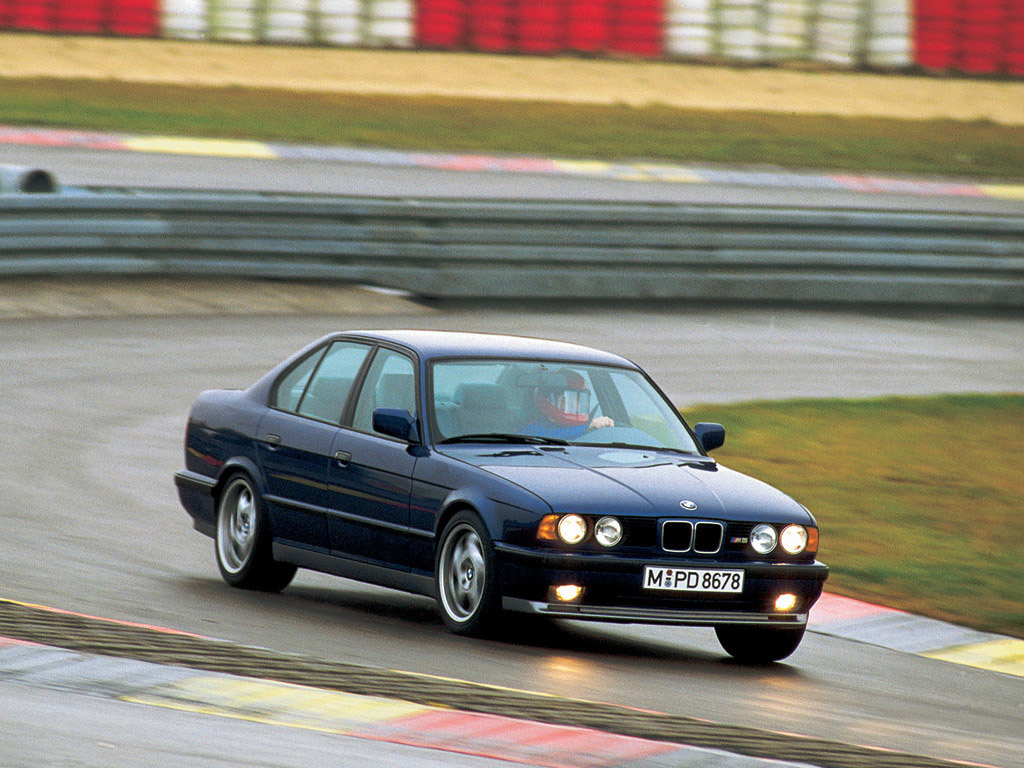 BMW M5 1994 photo - 3