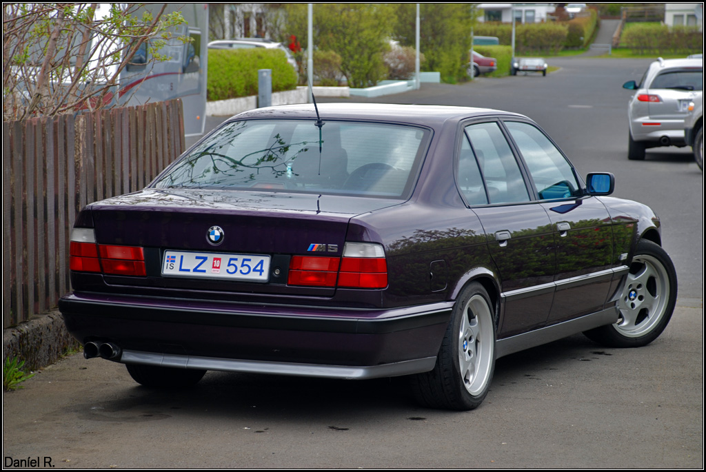 BMW M5 1994 photo - 6