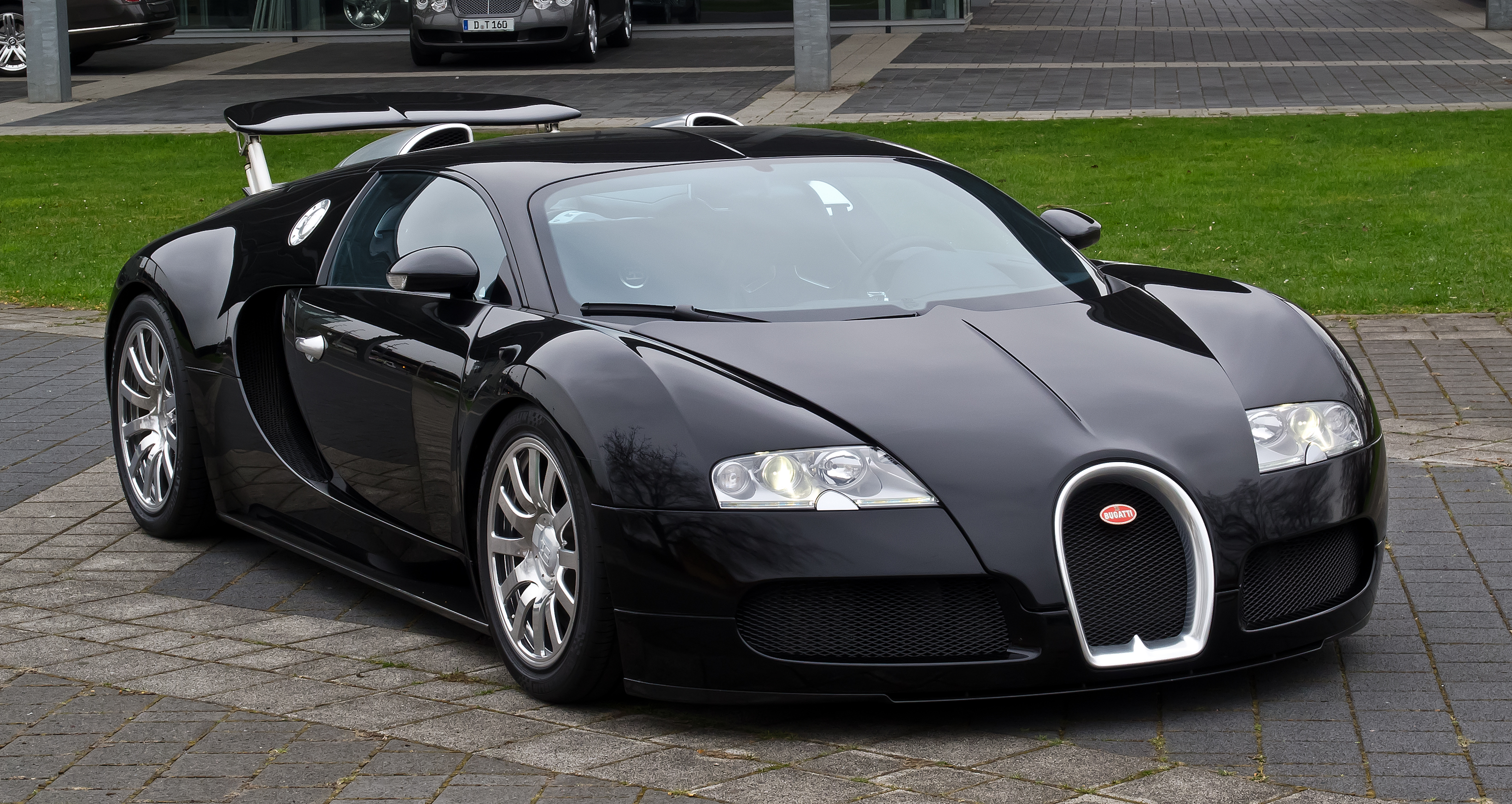 Bugatti Veyron 2012 photo - 1