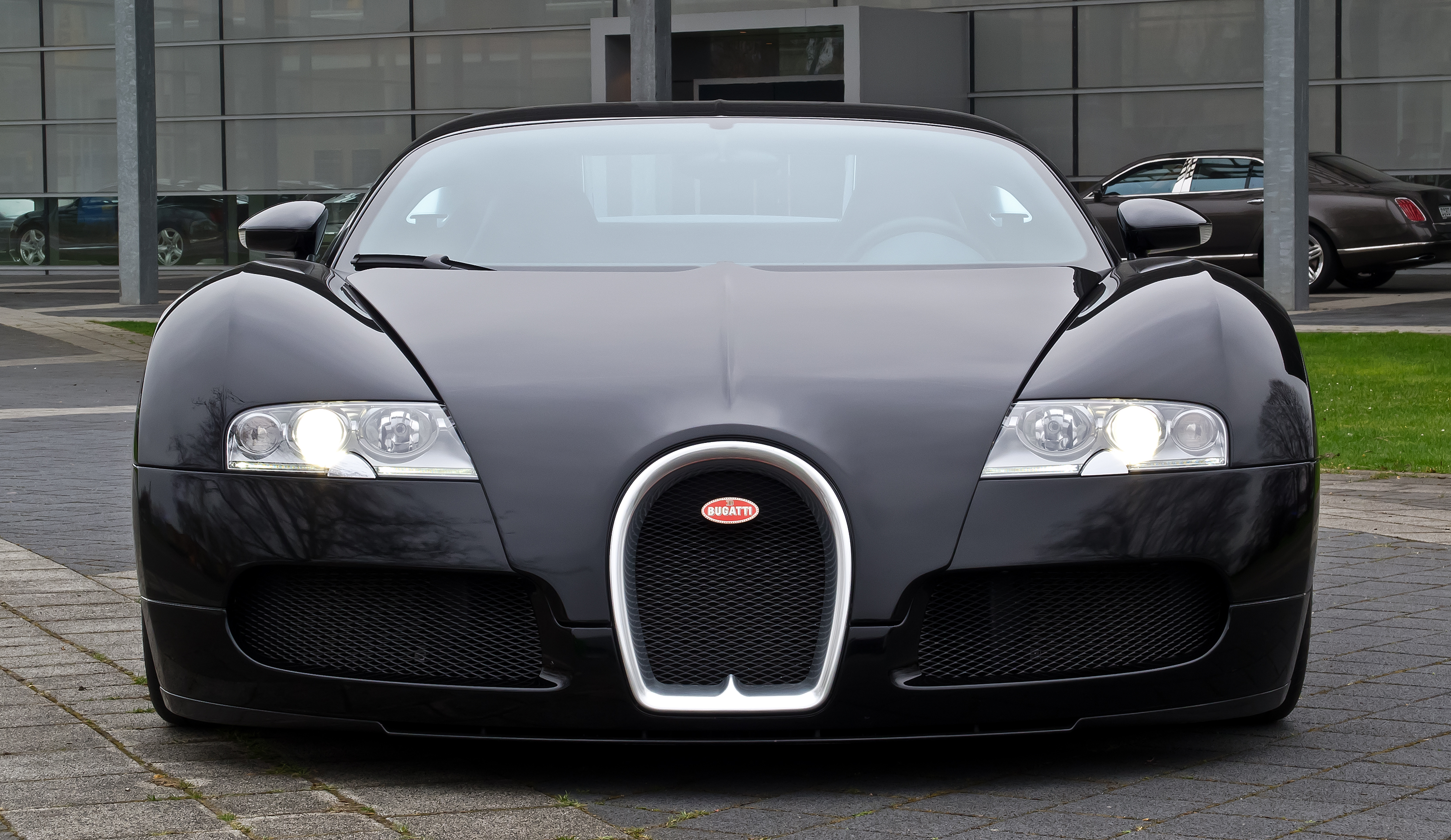 Bugatti Veyron 2012 photo - 2