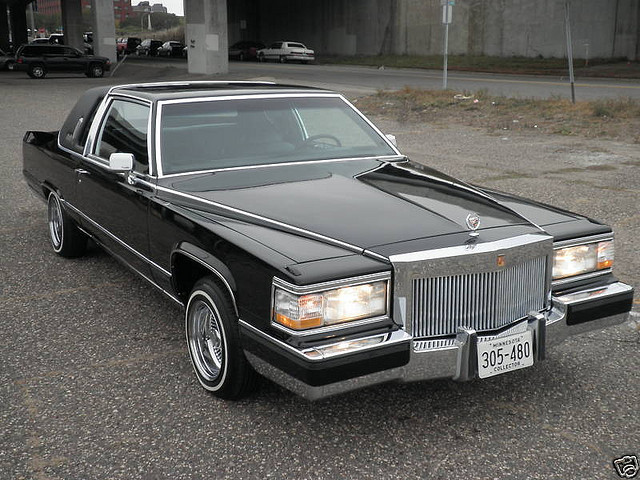 Cadillac Brougham 1990 photo - 2