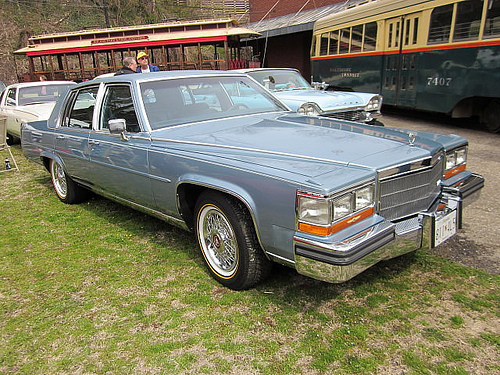 Cadillac Fleetwood 1986 photo - 2