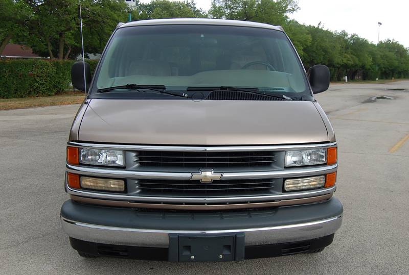 Chevrolet express 1999 photo - 4