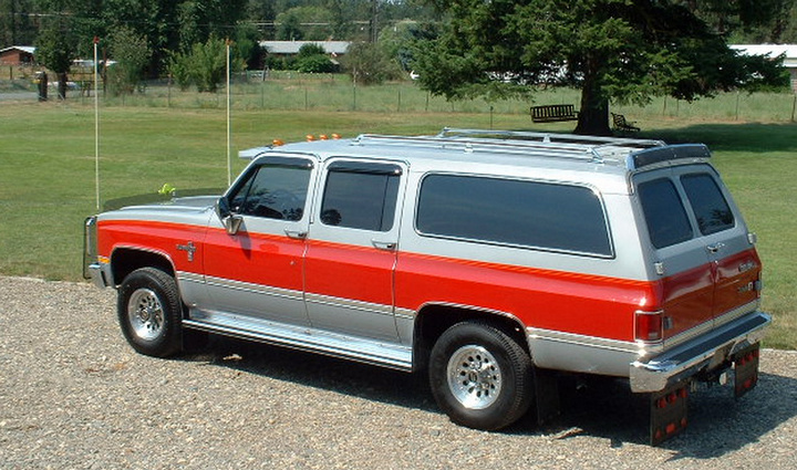 Chevrolet Suburban 1986 photo - 3
