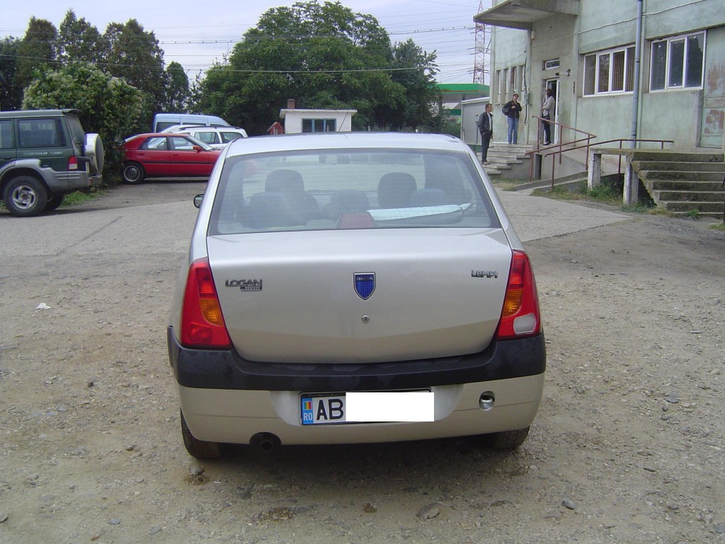 Dacia Logan 2004 photo - 3