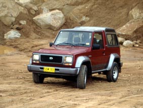 Daihatsu Rocky 1990 photo - 3