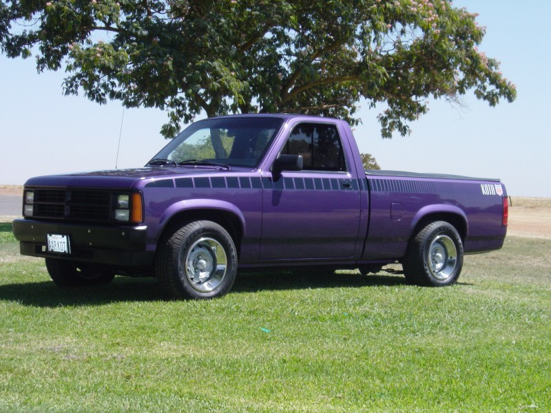Dodge Dakota 1988 photo - 1
