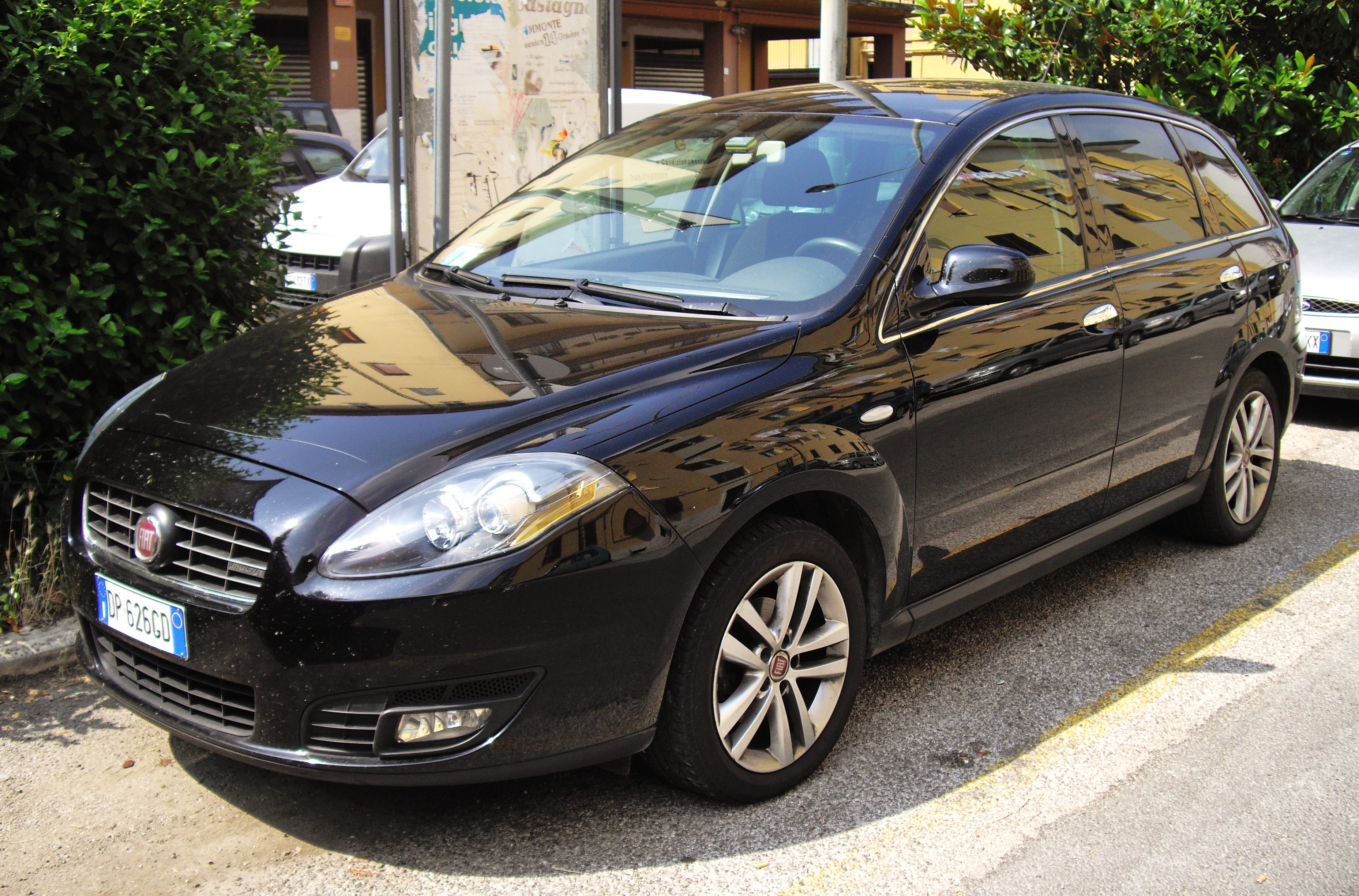 Fiat Croma 2010 Review, Amazing Pictures and Images