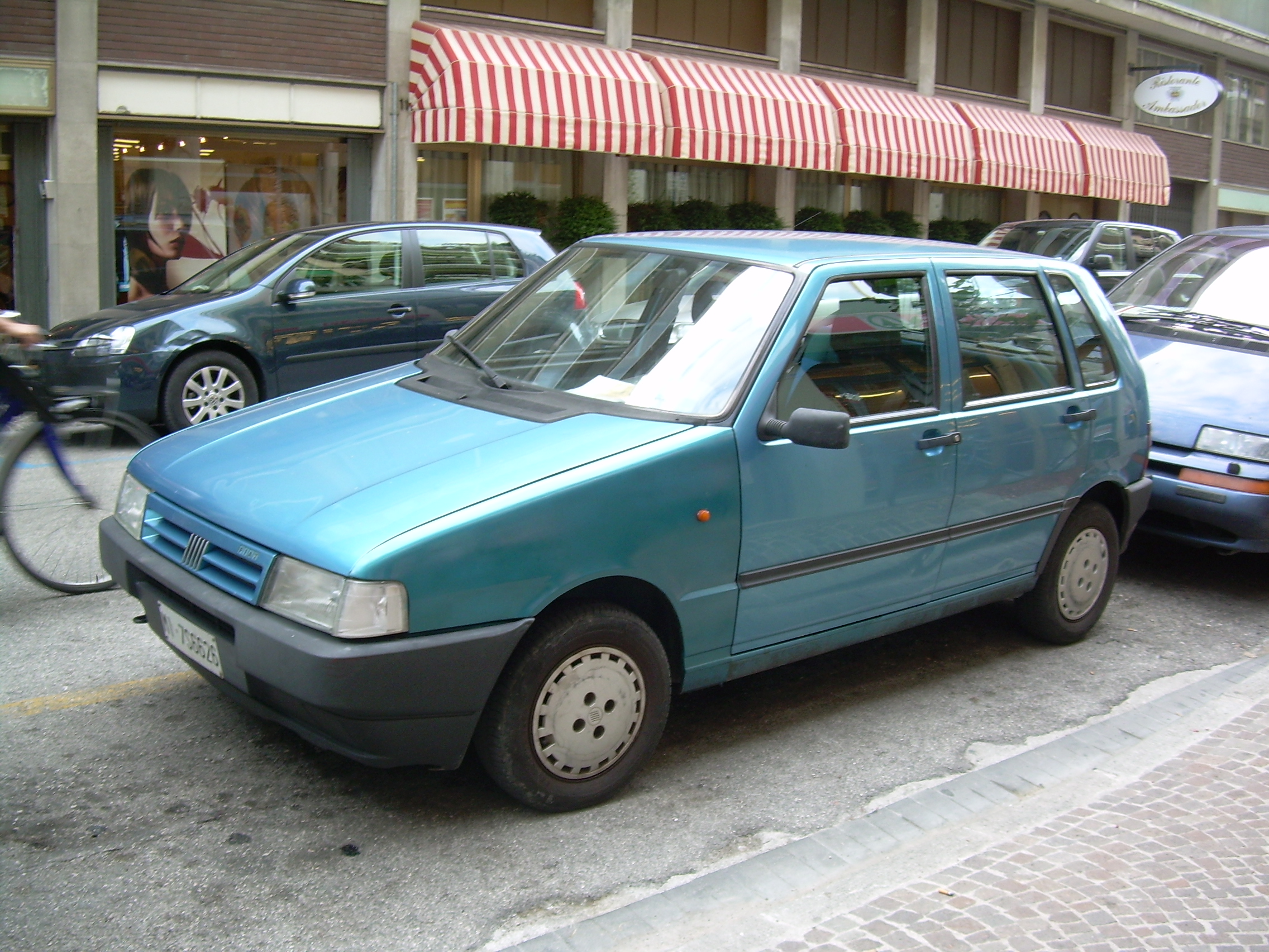 Fiat Uno 1994 photo - 2