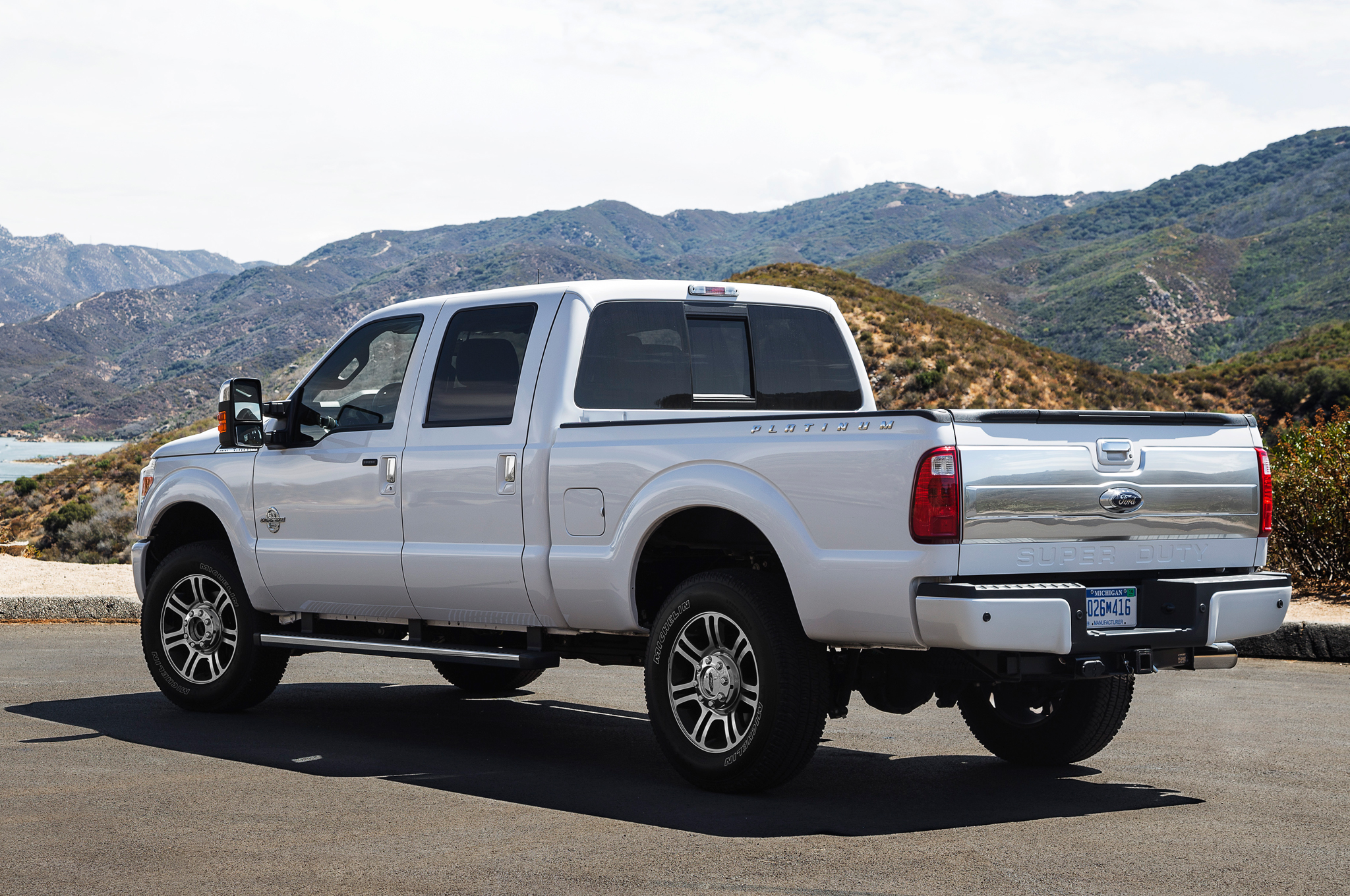 Ford 350 2015 photo - 7