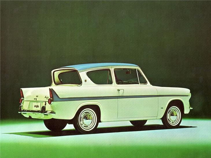 Ford Anglia 1959 photo - 2