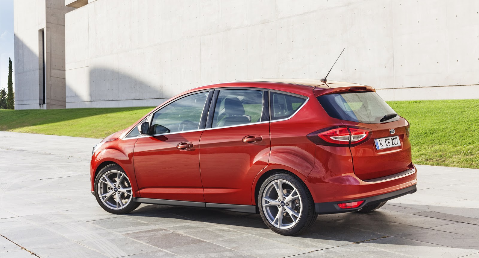Ford c-max 2015 photo - 4