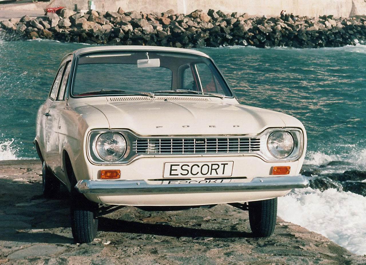 Ford Escort 1976 photo - 9
