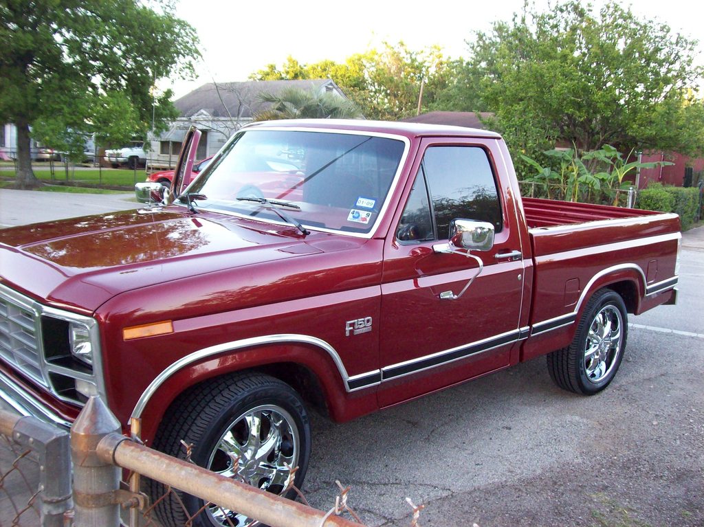 Ford f-150 1983 photo - 1