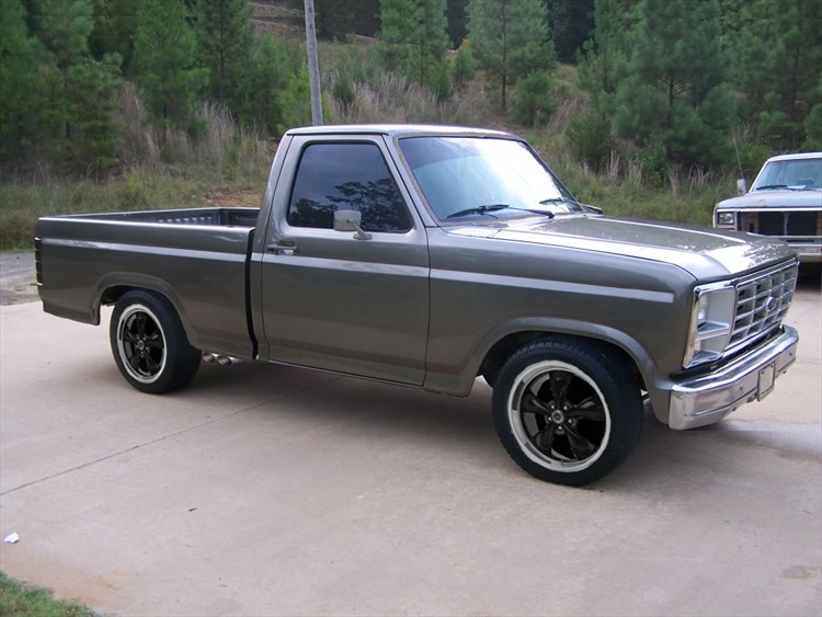 Ford f-150 1984 photo - 2