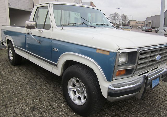 Ford f-150 1984 photo - 4
