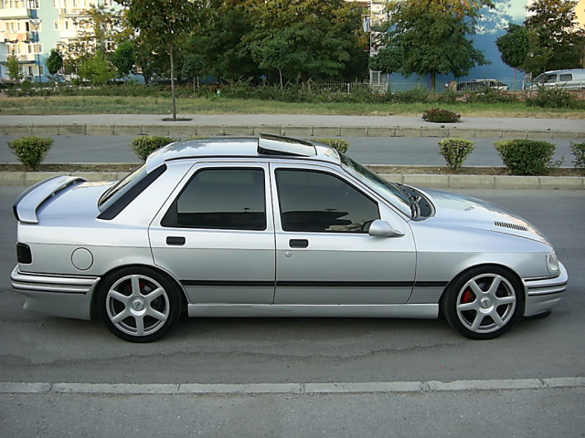Ford Laser 1989 photo - 8