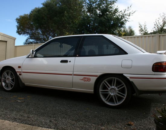 Ford Laser 1991 photo - 1