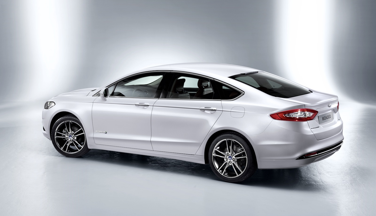 Ford Mondeo 2014 photo - 6
