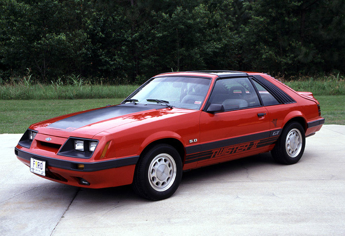 Ford Mustang 1985 photo - 9