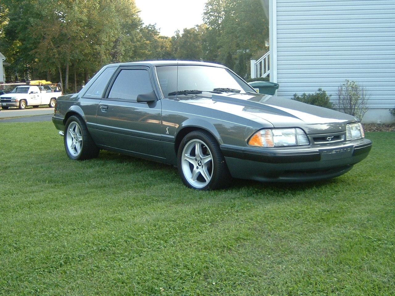 Ford Mustang 1987 photo - 2